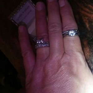Wedding rings sets and singles